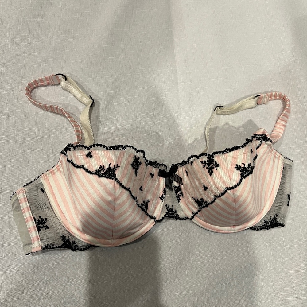 Victoria's Secret Dream Angels Pink White Black Lace Bra Balconet Dainty Striped